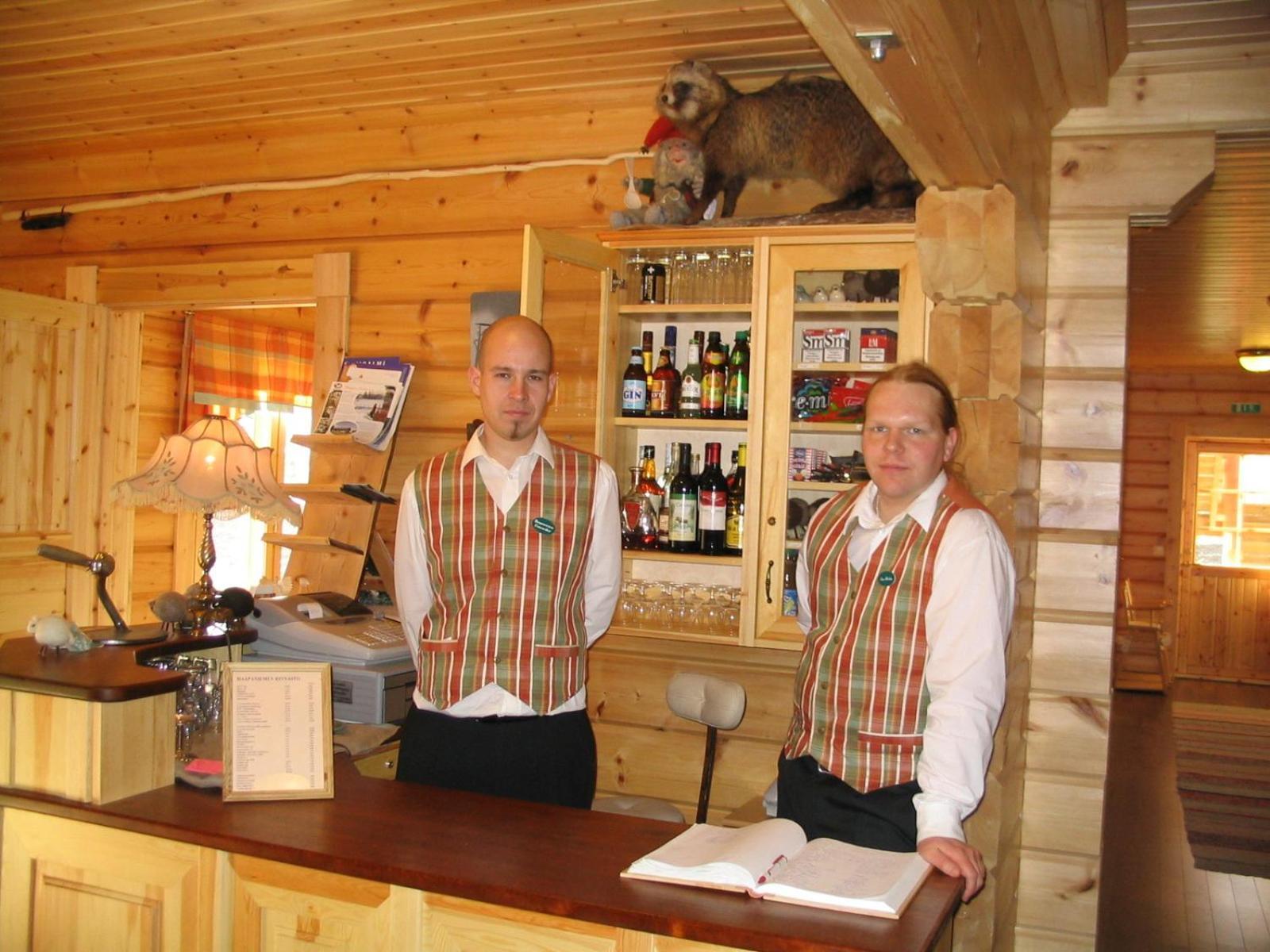 Guest House Haapaniemen Hirsikartano Иисалми Экстерьер фото