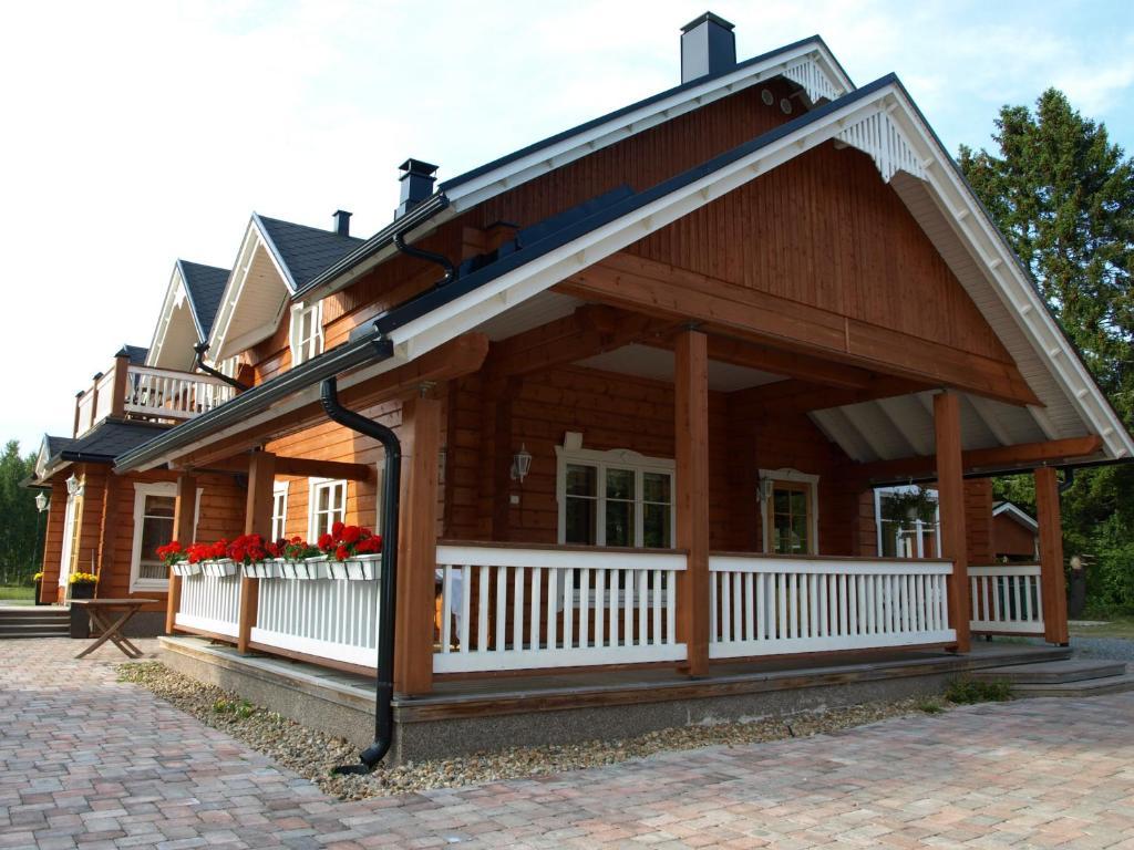 Guest House Haapaniemen Hirsikartano Иисалми Экстерьер фото